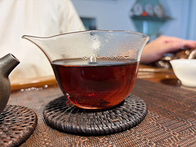 图为私藏茶1999年磨菇沱熟沱