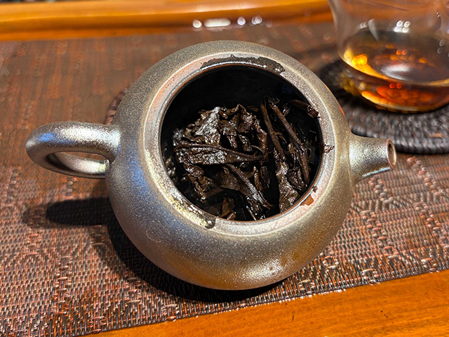 图为私藏茶1999年磨菇沱熟沱