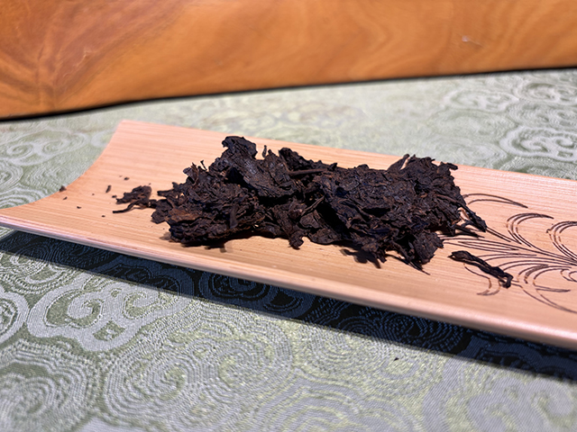 图为私藏茶1999年磨菇沱熟沱