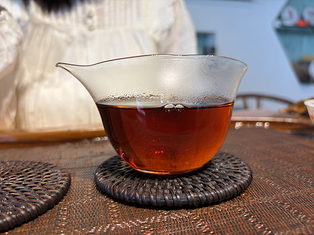图为私藏茶1999年磨菇沱熟沱