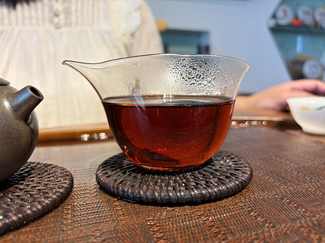 图为私藏茶1999年磨菇沱熟沱