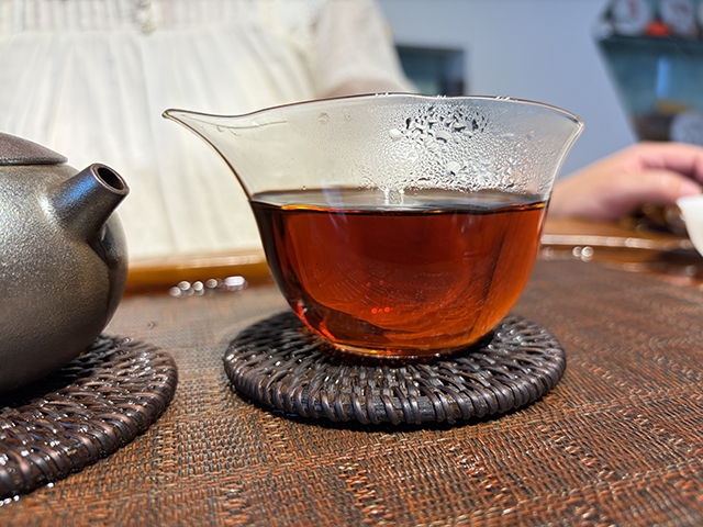 图为私藏茶1999年磨菇沱熟沱