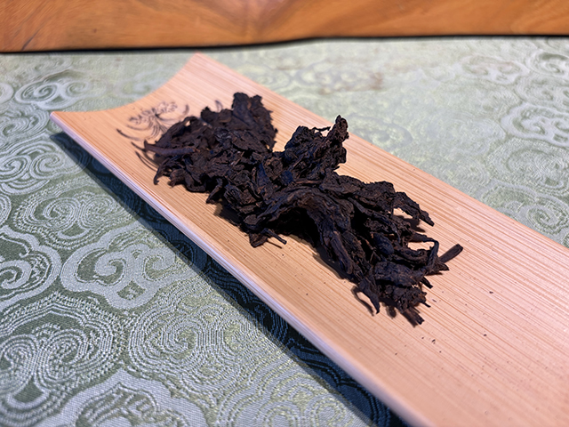 图为私藏茶1999年磨菇沱熟沱