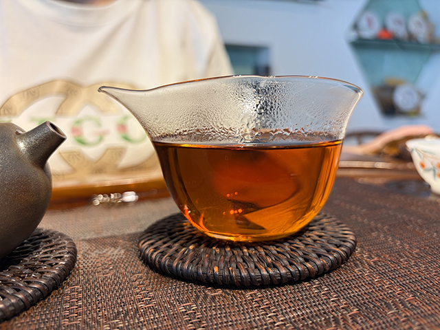 图为私藏茶1999年磨菇沱熟沱