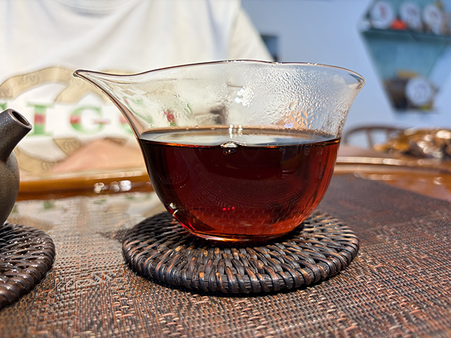 图为私藏茶1999年磨菇沱熟沱