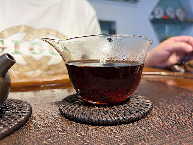 图为私藏茶1999年磨菇沱熟沱