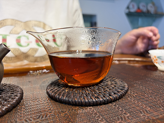 图为私藏茶1999年磨菇沱熟沱
