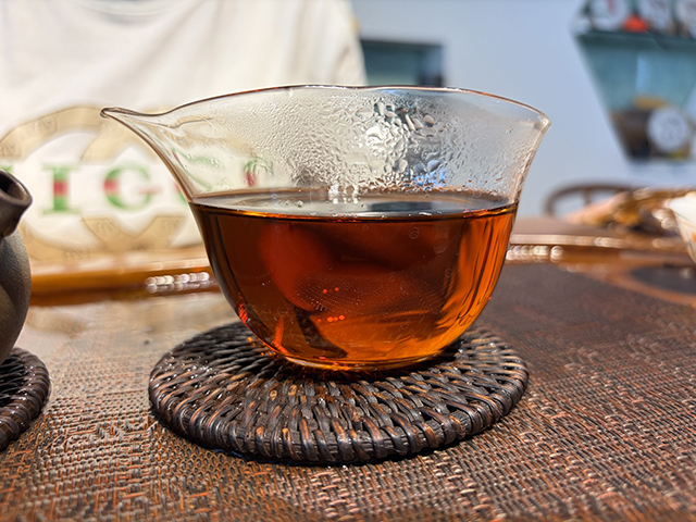 图为私藏茶1999年磨菇沱熟沱