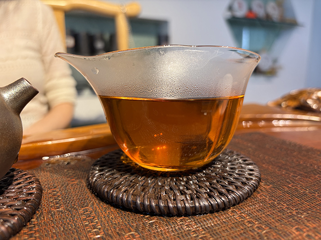 图为春城茶厂1995年甲级熟沱