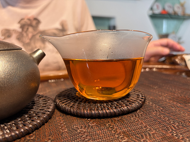 图为私藏茶1999年磨菇沱熟沱