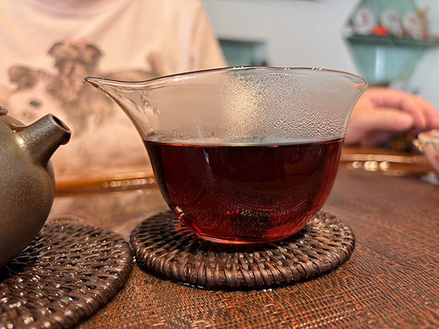 图为私藏茶1999年磨菇沱熟沱