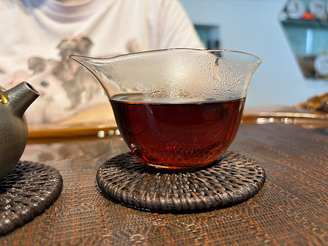 图为私藏茶1999年磨菇沱熟沱