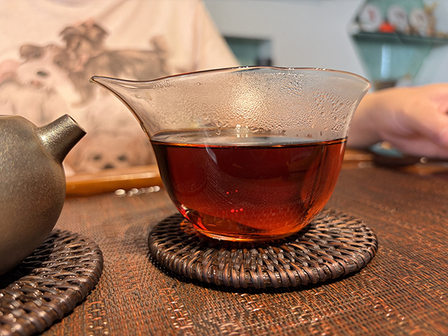 图为私藏茶1999年磨菇沱熟沱