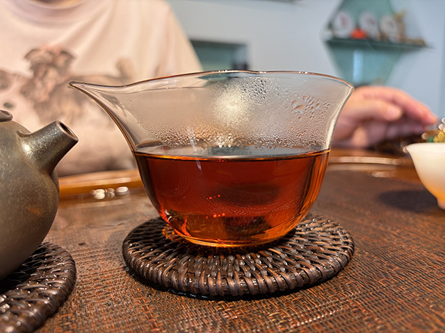 图为私藏茶1999年磨菇沱熟沱