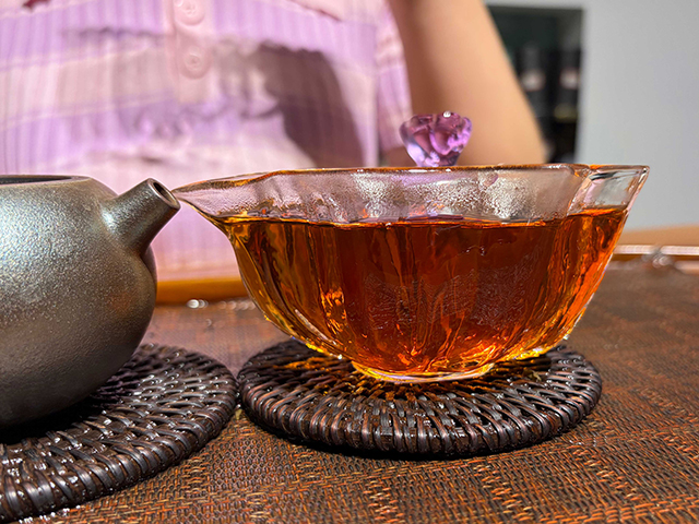 图为私藏茶1999年磨菇沱熟沱