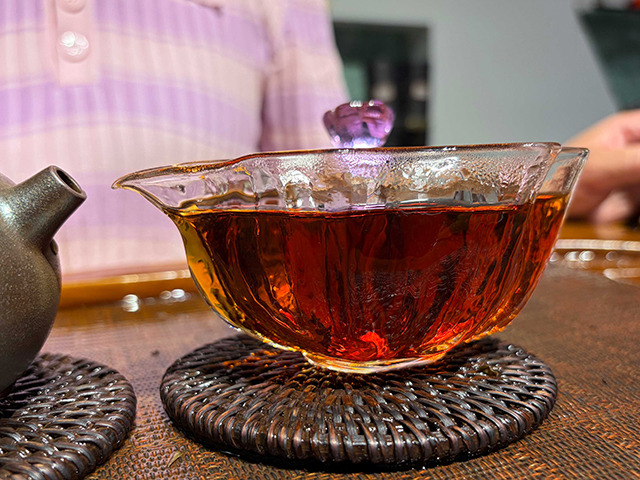 图为私藏茶1999年磨菇沱熟沱