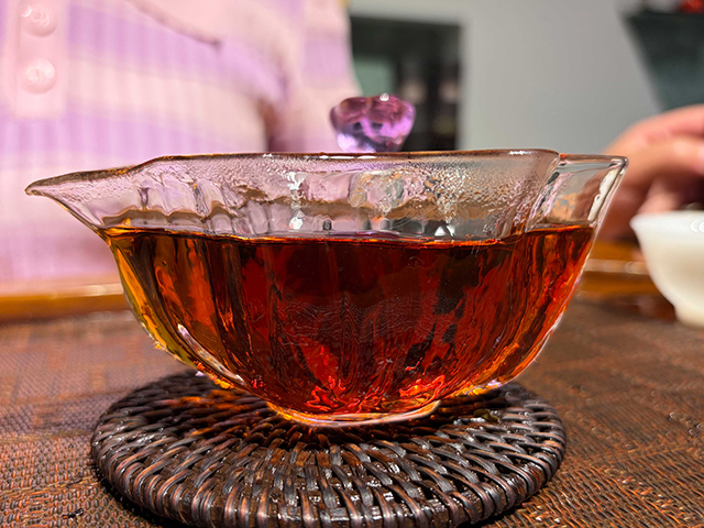 图为私藏茶1999年磨菇沱熟沱