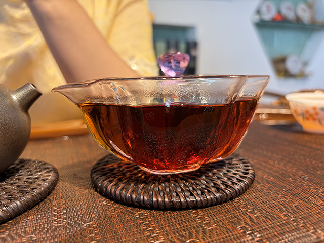 图为私藏茶1999年磨菇沱熟沱