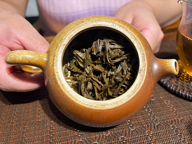 图为定制款2003年班章青饼