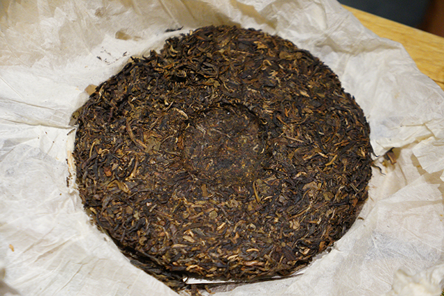 图为老东瓜1998年易武古茶王青饼