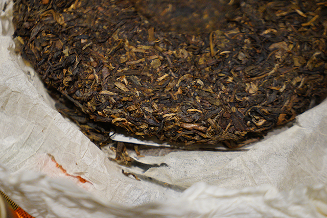 图为老东瓜1998年易武古茶王青饼