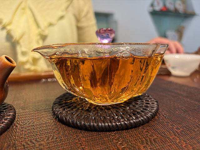 图为90年代绿印野生乔木青饼