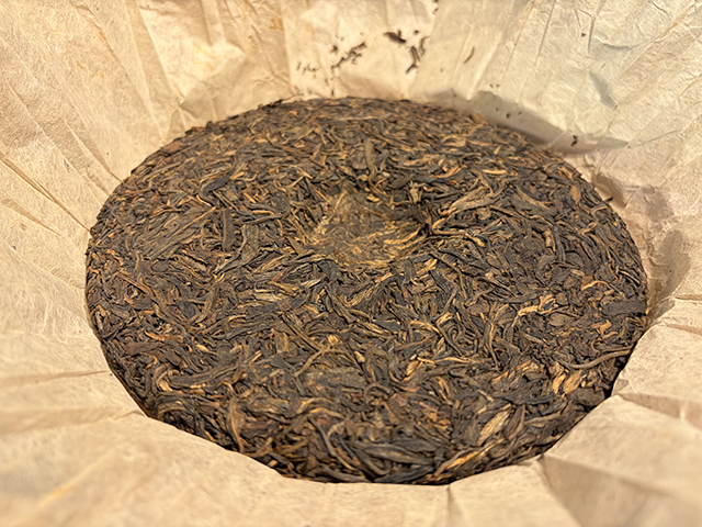 图为90年代鼎兴茶庄青饼