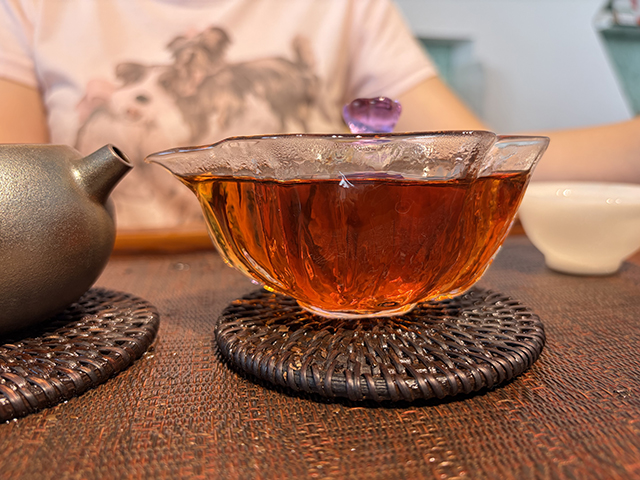 图为私藏茶1999年磨菇沱熟沱