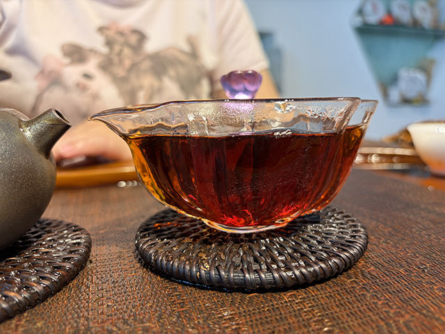图为私藏茶1999年磨菇沱熟沱
