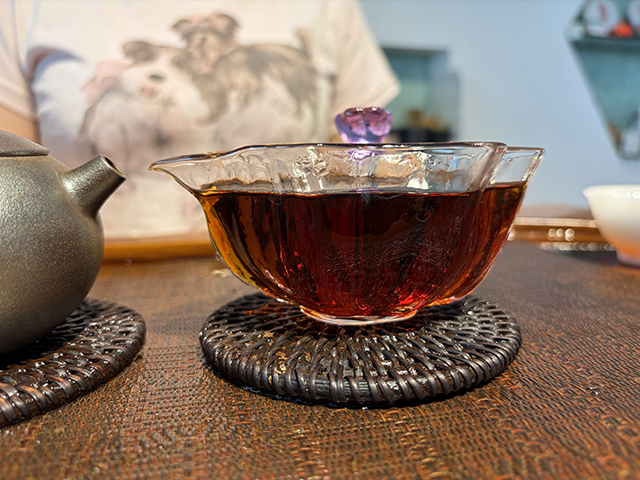 图为私藏茶1999年磨菇沱熟沱