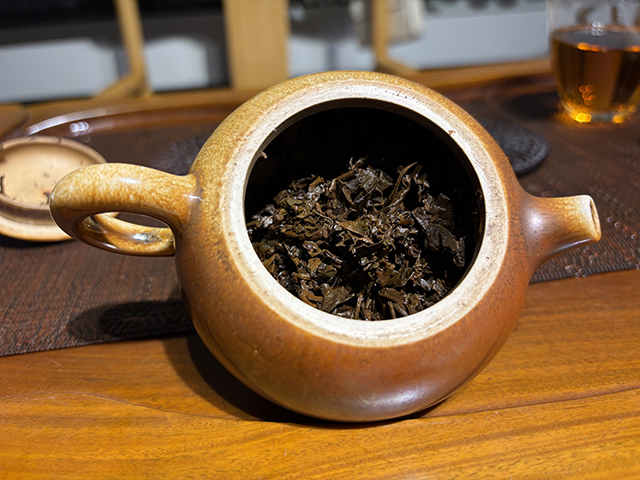 图为70年代勐海勐宋那卡竹筒茶