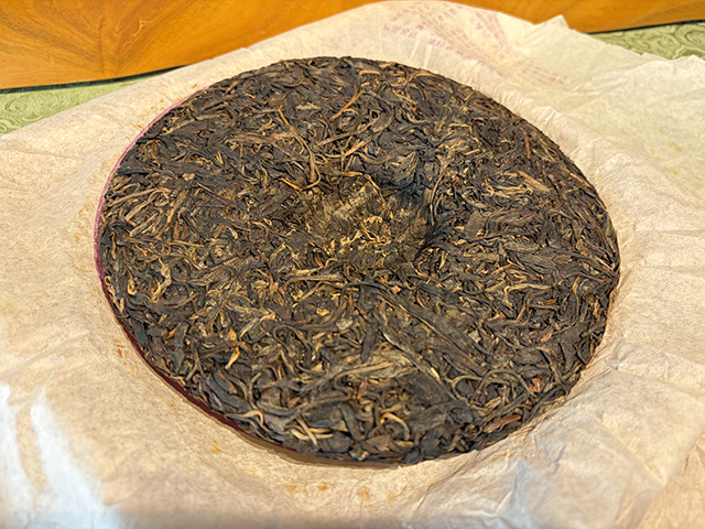 图为象明茏兴茶厂2008年蛮砖早春饼