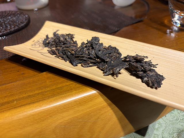 图为2002年班章青饼散块