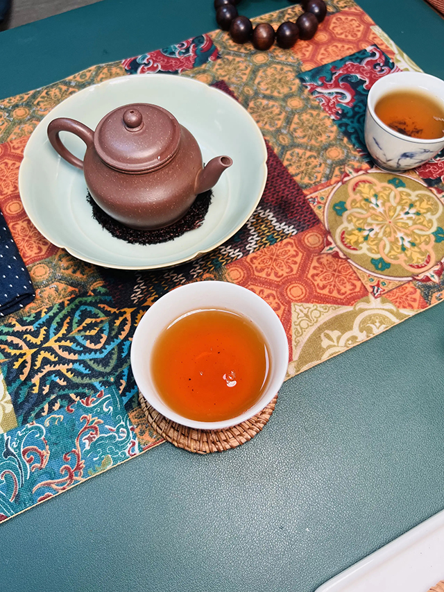 2006年飞台定制桃红版四号青普洱茶