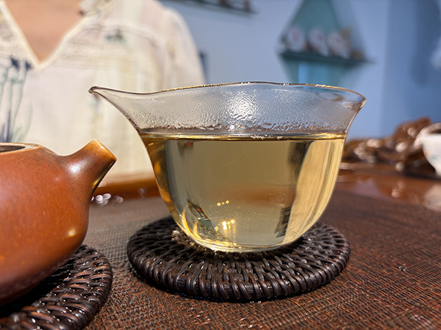 图为紫玉茶厂2006年忙肺古树青饼