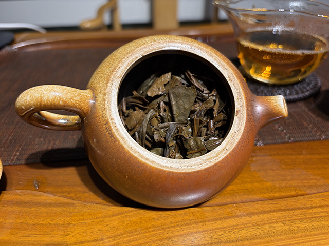 图为紫玉茶厂2006年忙肺古树青饼