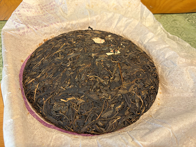 图为象明茏兴茶厂2008年蛮砖早春饼