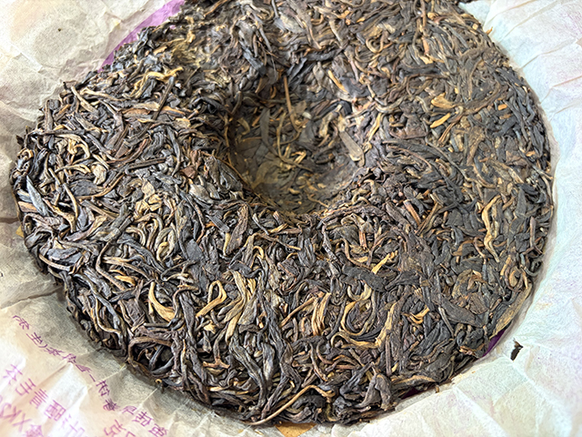 图为象明茏兴茶厂2009年蛮砖早春饼