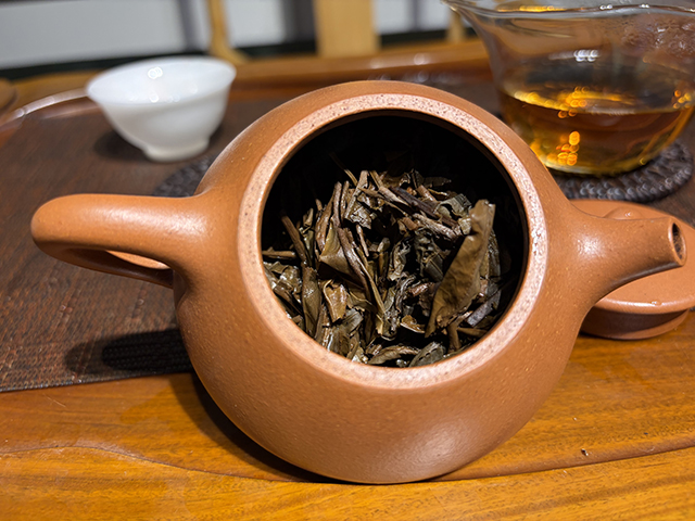 图为象明茏兴茶厂2007年蛮砖早春饼