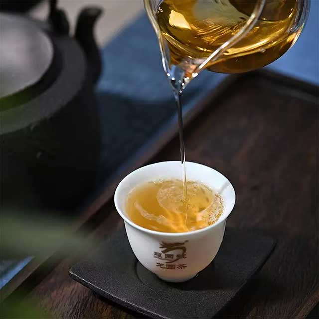 龙园号2027年瑞羊凌云生肖普洱茶